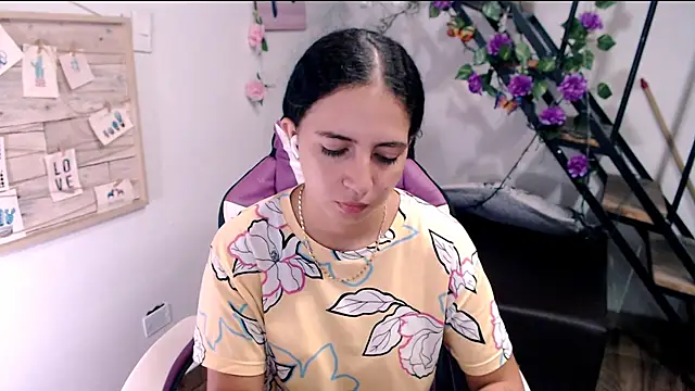 Snapshot of samantha_baby_ chatting on June 2, 5:15 pm samantha baby online show from June 2, 5:15 pm