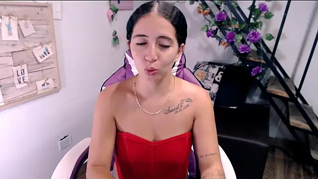 samantha baby  online show from June 19, 5:39 pm