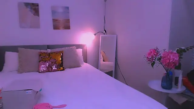 LesleySweet online show from January 9, 3:59 pm