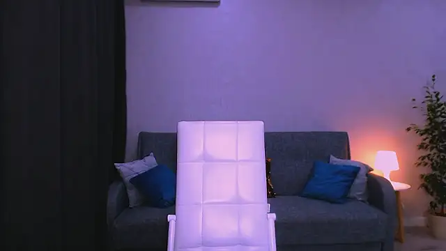 LesleySweet online show from February 6, 3:37 pm