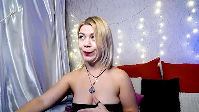 Snapshot of LILU_MS chatting on March 20, 12:11 pm LILU MS online show from March 20, 12:11 pm