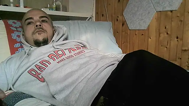 ItalianVinDiesel online show from November 28, 10:29 am