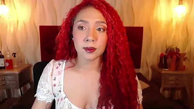Snapshot of IsabelaLatina chatting on May 24, 4:28 am IsabelaLatina online show from May 24, 4:28 am