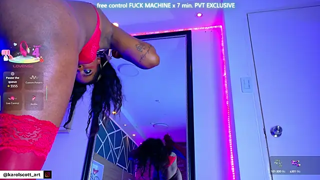 Snapshot of KAROL-SCOTT chatting on November 1, 8:00 pm KAROL-SCOTT online show from November 1, 8:00 pm