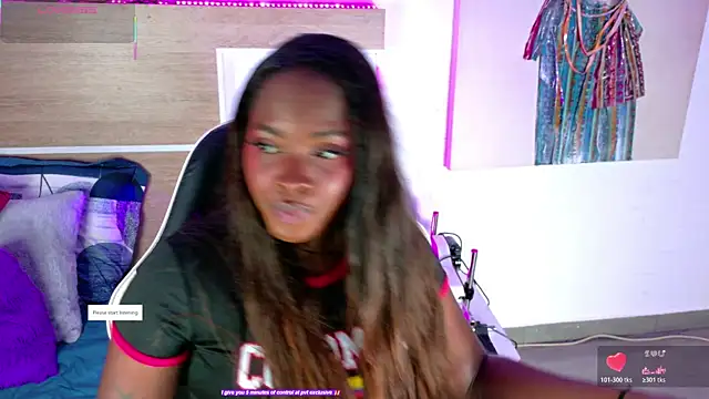 Snapshot of KAROL-SCOTT chatting on July 7, 8:02 pm KAROL-SCOTT online show from July 7, 8:02 pm