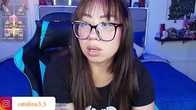 Snapshot of Kata_Bigboobs chatting on May 6, 6:57 pm Kata Bigboobs online show from May 6, 6:57 pm