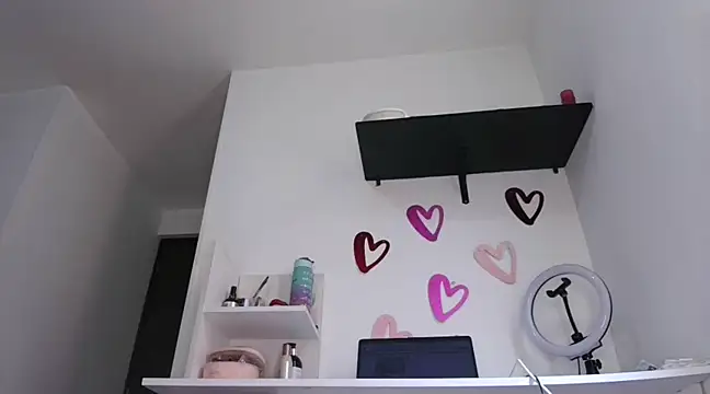 Snapshot of ari_sexy1 chatting on January 5, 8:00 pm ari sexy1 online show from January 5, 8:00 pm