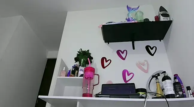 Snapshot of ari_sexy1 chatting on March 1, 1:43 am ari sexy1 online show from March 1, 1:43 am