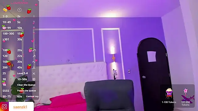 martinasaez online show from July 24, 7:56 pm