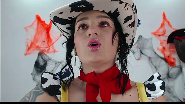 Sisirojas online show from October 31, 2:12 am