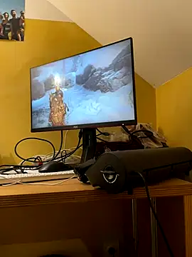 Snapshot of la_chiennete chatting on September 22, 9:28 pm la chiennete online show from September 22, 9:28 pm