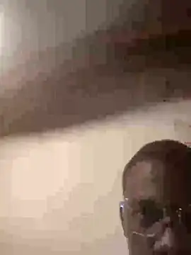 Snapshot of la_chiennete chatting on October 11, 7:45 pm la chiennete online show from October 11, 7:45 pm