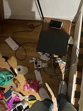 Snapshot of la_chiennete chatting on October 20, 8:31 pm la chiennete online show from October 20, 8:31 pm