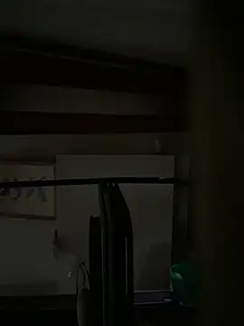 Snapshot of la_chiennete chatting on October 27, 8:40 am la chiennete online show from October 27, 8:40 am