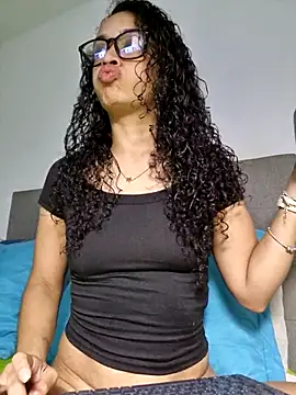 Snapshot of angela__98 chatting on June 30, 12:17 pm angela 98 online show from June 30, 12:17 pm