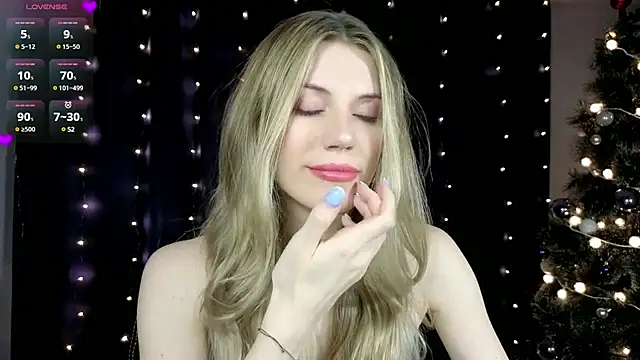 Lilianna Just online show from December 6, 5:33 pm