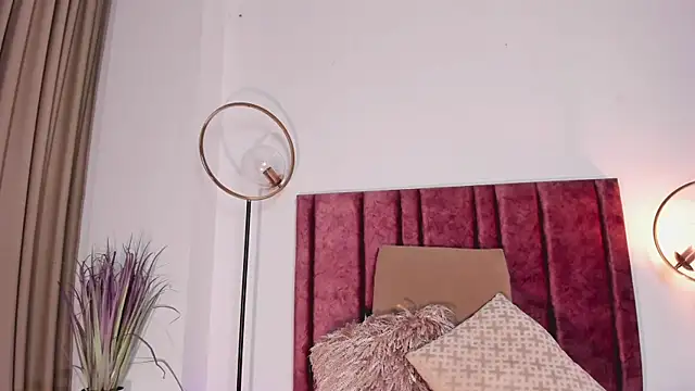 NoraDasilva online show from January 8, 12:38 am