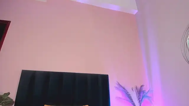 NoraDasilva online show from December 4, 12:42 am