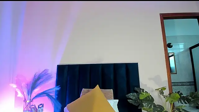 NoraDasilva online show from February 24, 10:19 pm