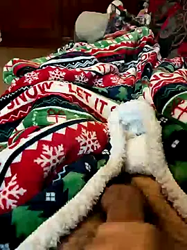 Snapshot of Ouram_81 chatting on December 10, 9:23 am Ouram 81 online show from December 10, 9:23 am