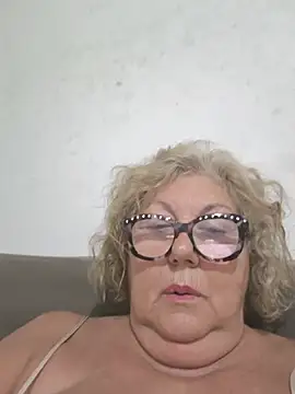 Snapshot of Merilulla chatting on July 28, 7:39 pm Merilulla online show from July 28, 7:39 pm