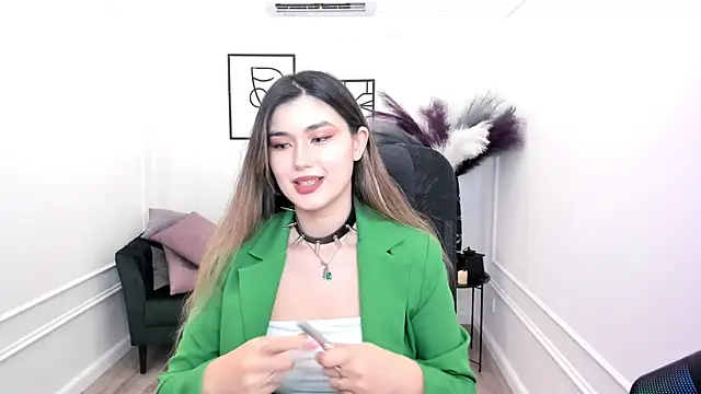 AnneTLi online show from November 10, 7:35 pm