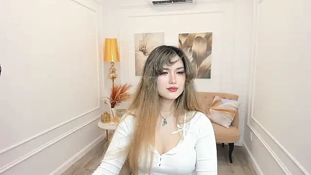 AnneTLi online show from April 25, 3:20 am