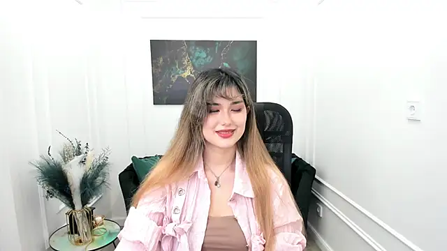 Snapshot of AnneTLi chatting on May 22, 4:41 am AnneTLi online show from May 22, 4:41 am