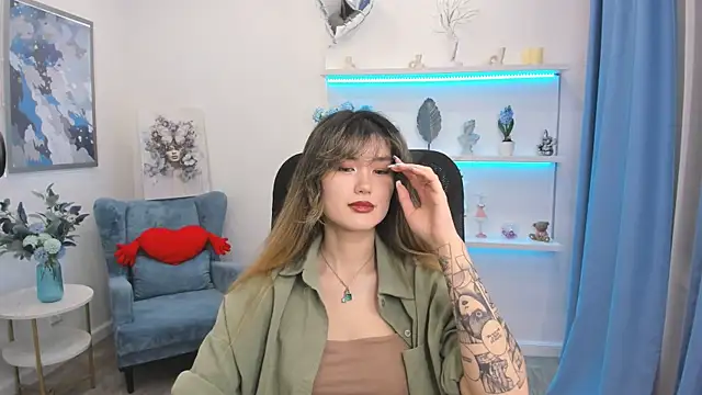 Snapshot of AnneTLi chatting on June 9, 3:18 am AnneTLi online show from June 9, 3:18 am