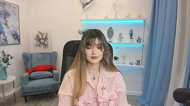 Snapshot of AnneTLi chatting on June 14, 3:19 am AnneTLi online show from June 14, 3:19 am