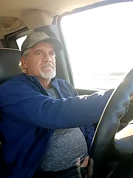 Snapshot of TTolbert chatting on December 2, 4:20 pm TTolbert online show from December 2, 4:20 pm