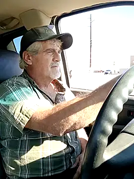 Snapshot of TTolbert chatting on December 7, 6:04 pm TTolbert online show from December 7, 6:04 pm