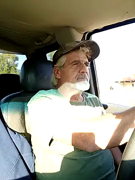 Snapshot of TTolbert chatting on December 13, 10:34 pm TTolbert online show from December 13, 10:34 pm