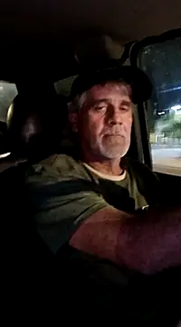 Snapshot of TTolbert chatting on December 19, 3:29 am TTolbert online show from December 19, 3:29 am