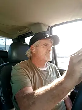 Snapshot of TTolbert chatting on December 20, 5:18 pm TTolbert online show from December 20, 5:18 pm