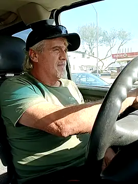 Snapshot of TTolbert chatting on January 8, 6:31 pm TTolbert online show from January 8, 6:31 pm