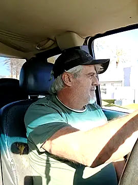 Snapshot of TTolbert chatting on January 10, 9:10 pm TTolbert online show from January 10, 9:10 pm