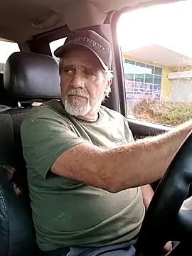 Snapshot of TTolbert chatting on January 16, 11:27 pm TTolbert online show from January 16, 11:27 pm