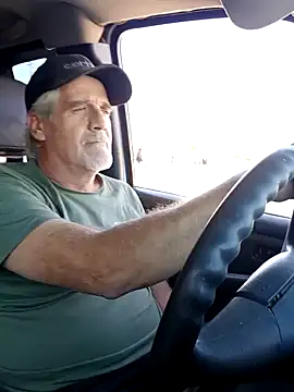 Snapshot of TTolbert chatting on January 21, 10:51 pm TTolbert online show from January 21, 10:51 pm