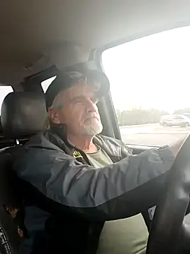 Snapshot of TTolbert chatting on January 25, 3:41 pm TTolbert online show from January 25, 3:41 pm