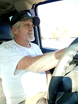 Snapshot of TTolbert chatting on March 8, 11:18 pm TTolbert online show from March 8, 11:18 pm