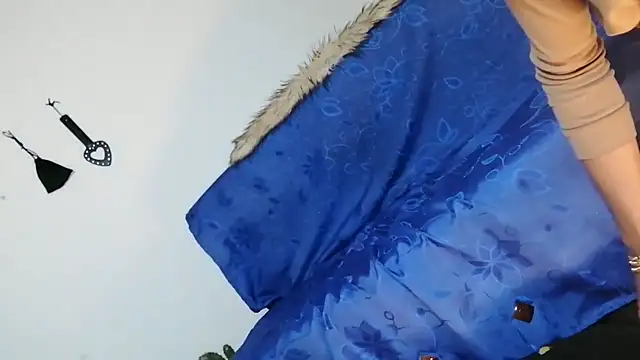 Snapshot of Babylolatop chatting on December 11, 3:15 pm Babylolatop online show from December 11, 3:15 pm