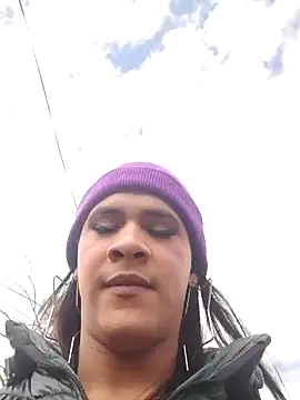 Snapshot of Babylolatop chatting on December 21, 2:26 pm Babylolatop online show from December 21, 2:26 pm