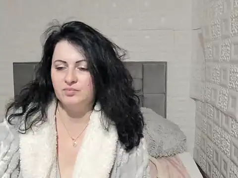 Snapshot of Lillian2 chatting on January 24, 6:56 pm Lillian2 online show from January 24, 6:56 pm