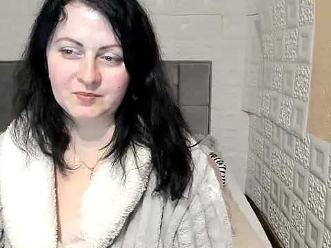 Snapshot of Lillian2 chatting on February 22, 10:42 pm Lillian2 online show from February 22, 10:42 pm