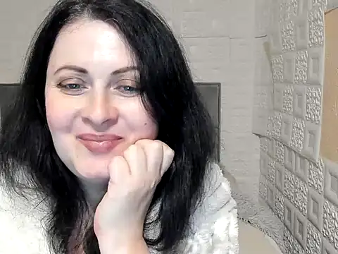 Snapshot of Lillian2 chatting on February 24, 1:35 am Lillian2 online show from February 24, 1:35 am