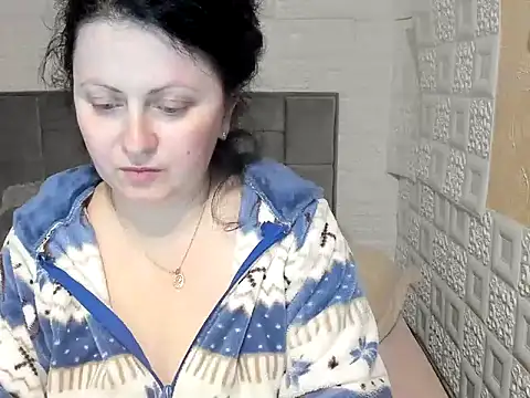 Snapshot of Lillian2 chatting on March 14, 10:05 pm Lillian2 online show from March 14, 10:05 pm