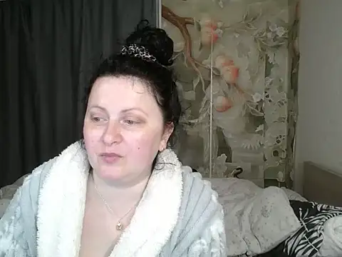 Snapshot of Lillian2 chatting on June 9, 9:15 pm Lillian2 online show from June 9, 9:15 pm