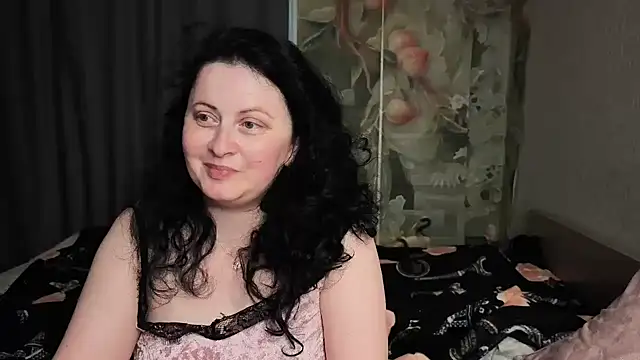 Snapshot of Lillian2 chatting on June 16, 7:22 am Lillian2 online show from June 16, 7:22 am