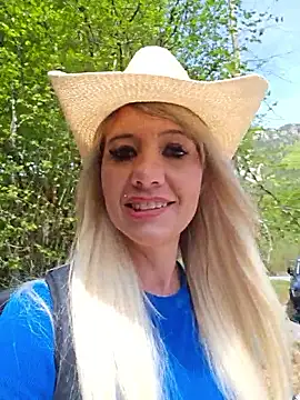 Sexy Sparkling  online show from May 4, 10:00 am